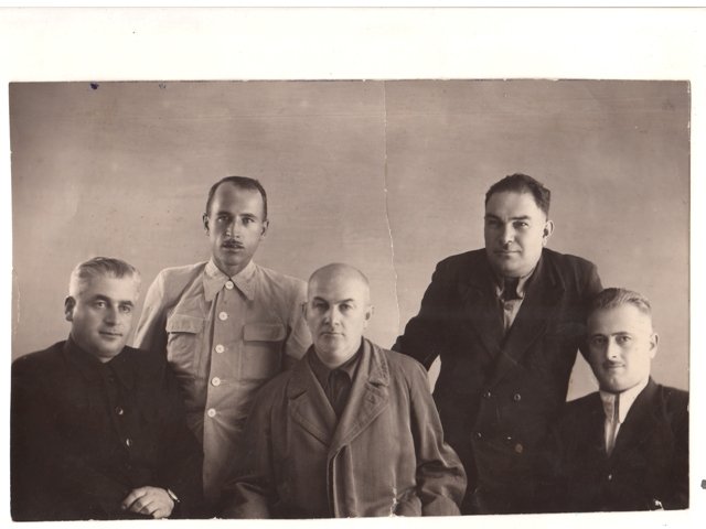 ომის ვეტერანი შალვა ლეკიშვილი (მარჯვნიდან მეორე)